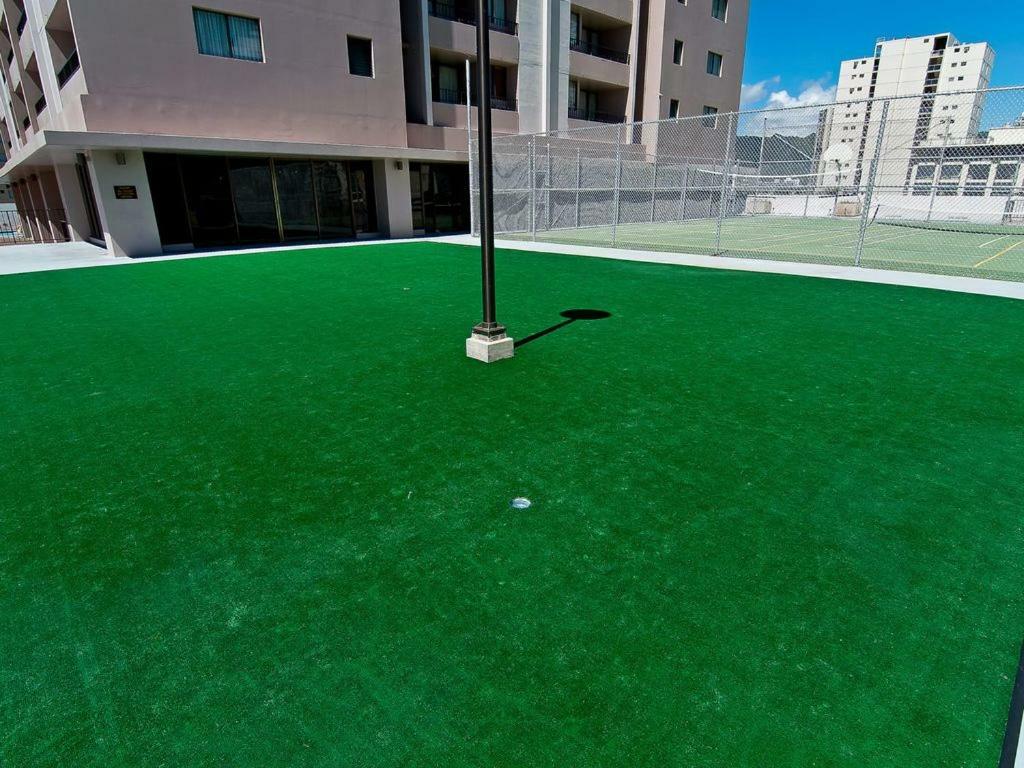 Heart Of Waikiki,1Bdrm,Free Parking, Wifi,No Resort Fees,Youtube,Netflix ! Honolulu Eksteriør bilde